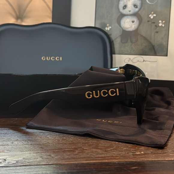 Gucci Cat eye Sunglasses 🐈⬛ - Picture 4 of 6